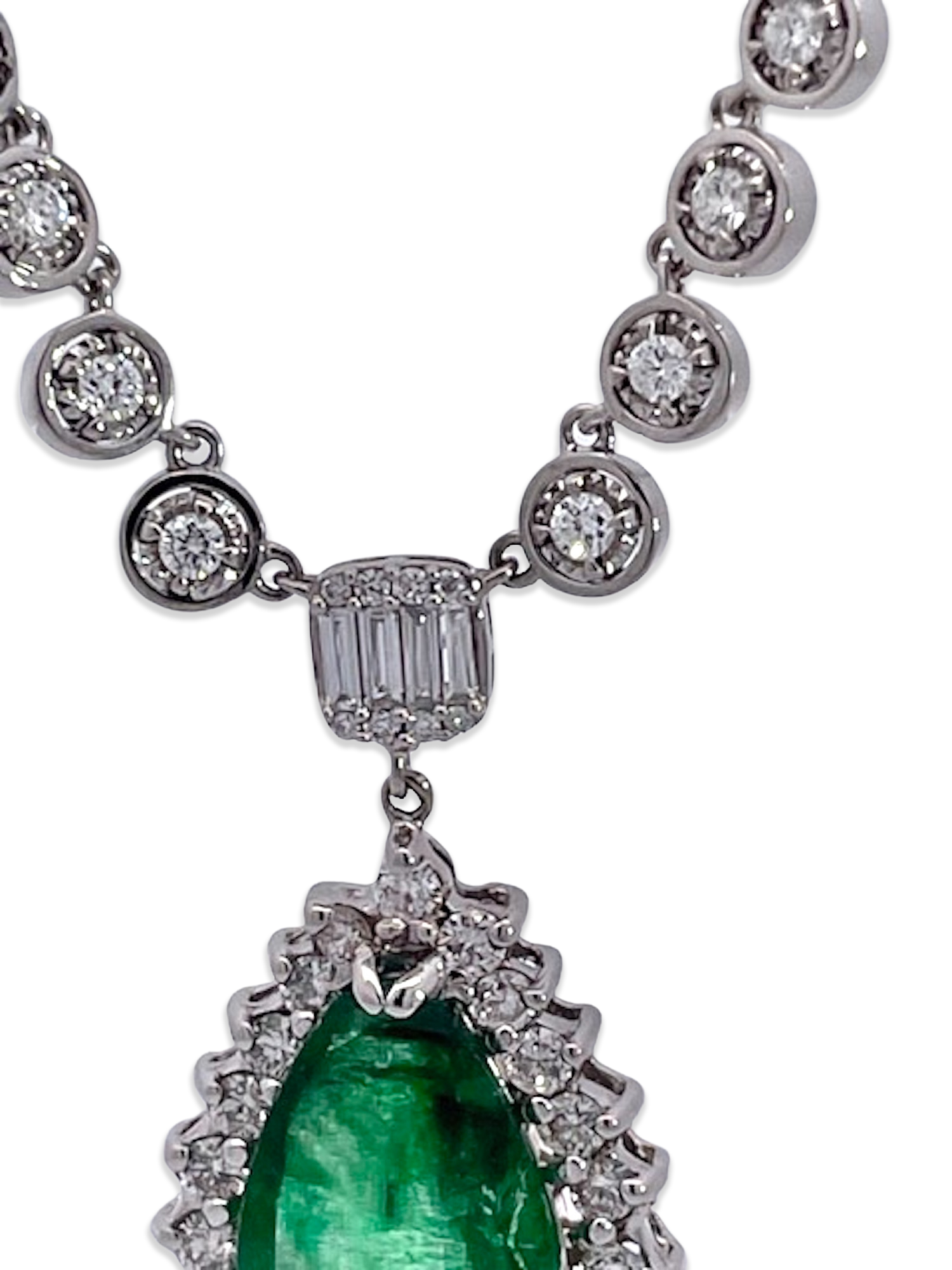 5 carat emerald with diamonds