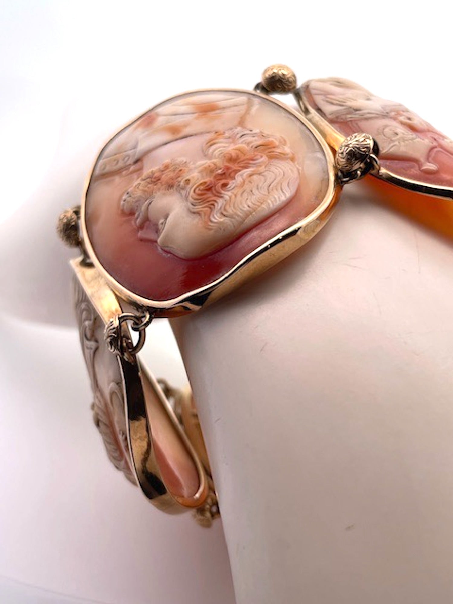 Gold bracelet with a large cameo stone