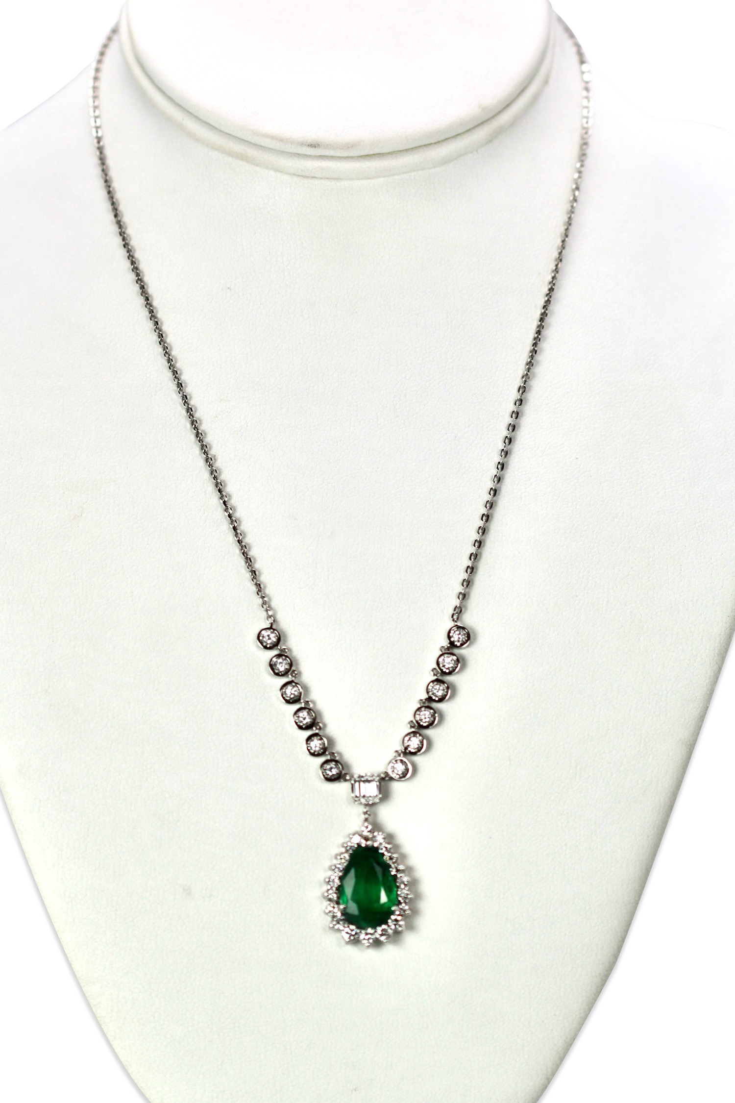 Emerald and diamond ring