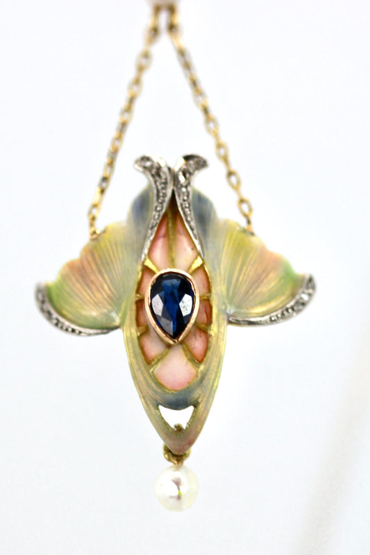 Art Nouveau gold pendant
