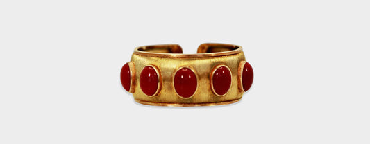 Buccellati’s Mastery: The Elegant Yellow Gold Wide Coral Bracelet in 18K