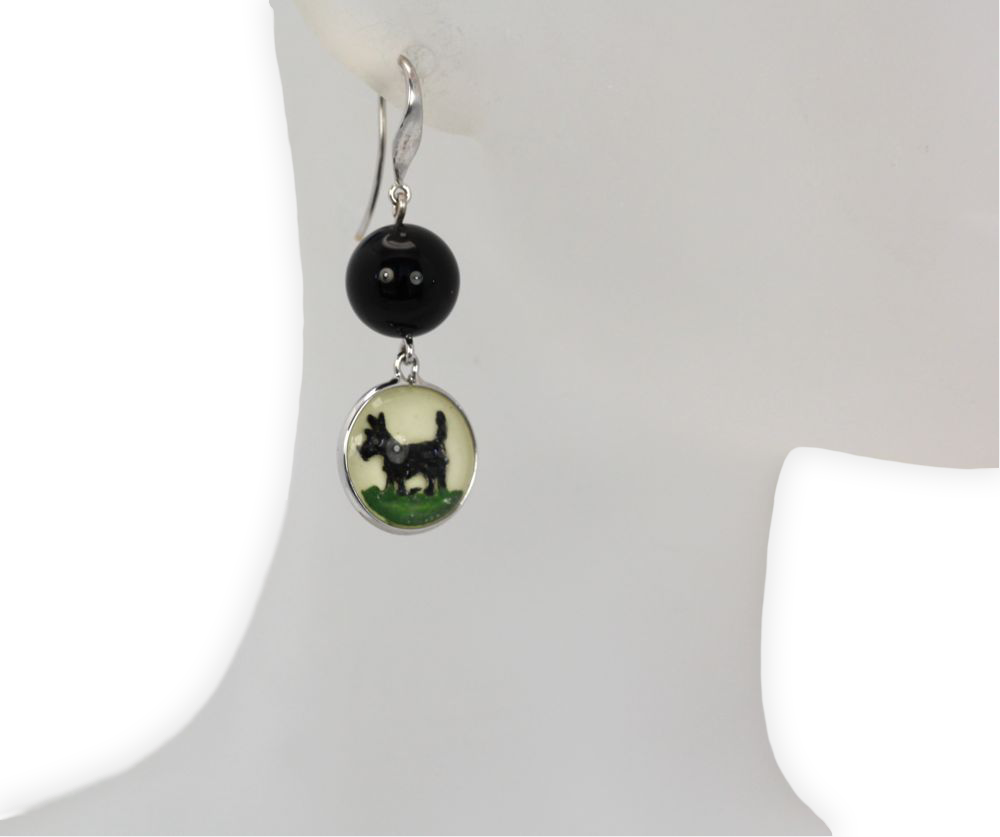 Intaglio Underglass Scottie Dog Mother Of Pearl & Onyx Earrings