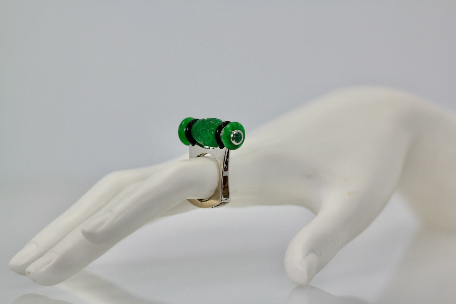  Onyx Cabochon Emerald Ring