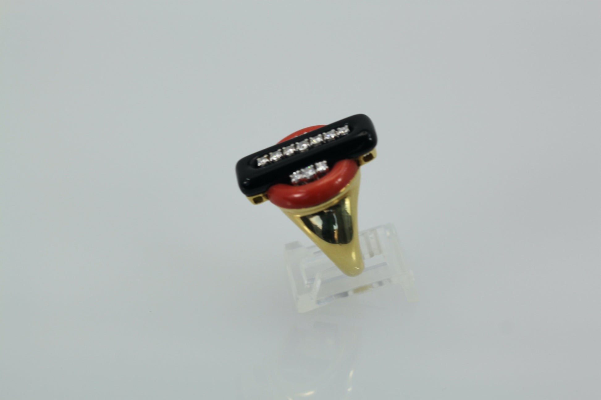 Deco-style 18K cocktail ring