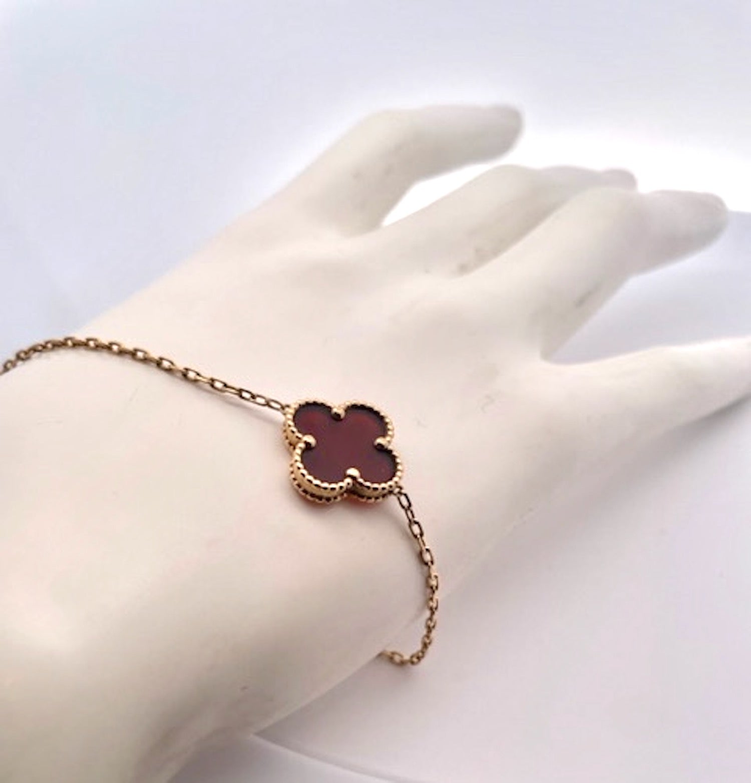 Van Cleef & Arpels iconic clover bracelet