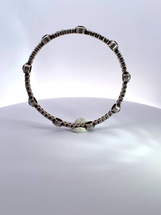 Gold bangle with amethyst, 15K