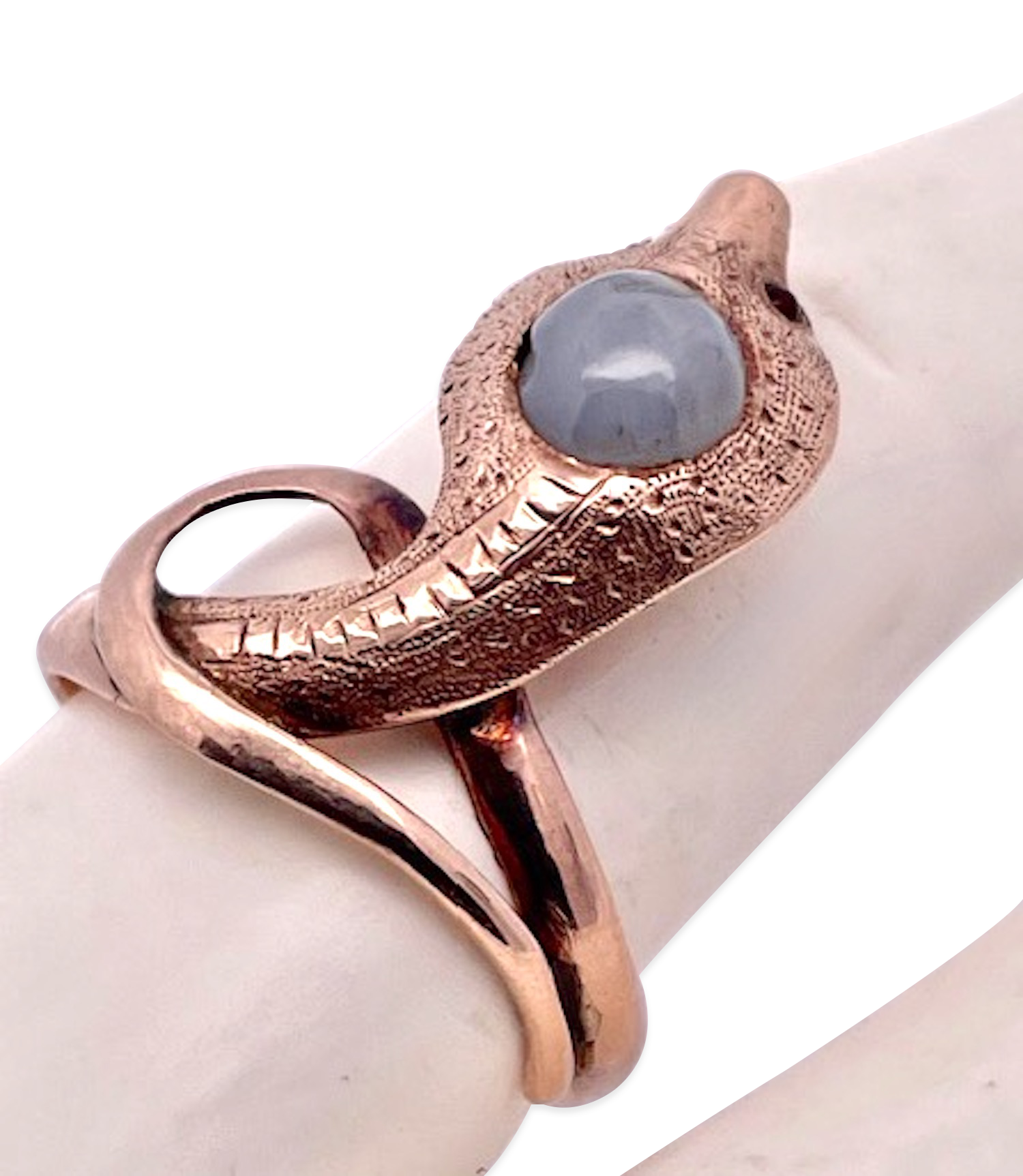 Snake ring, star sapphire