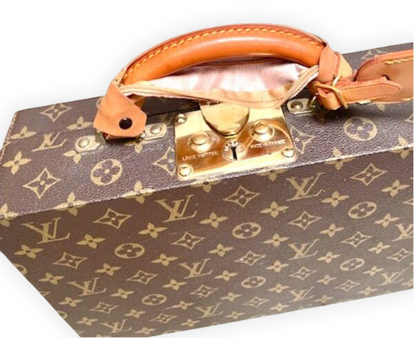 Louis Vuitton case with compartments and keys