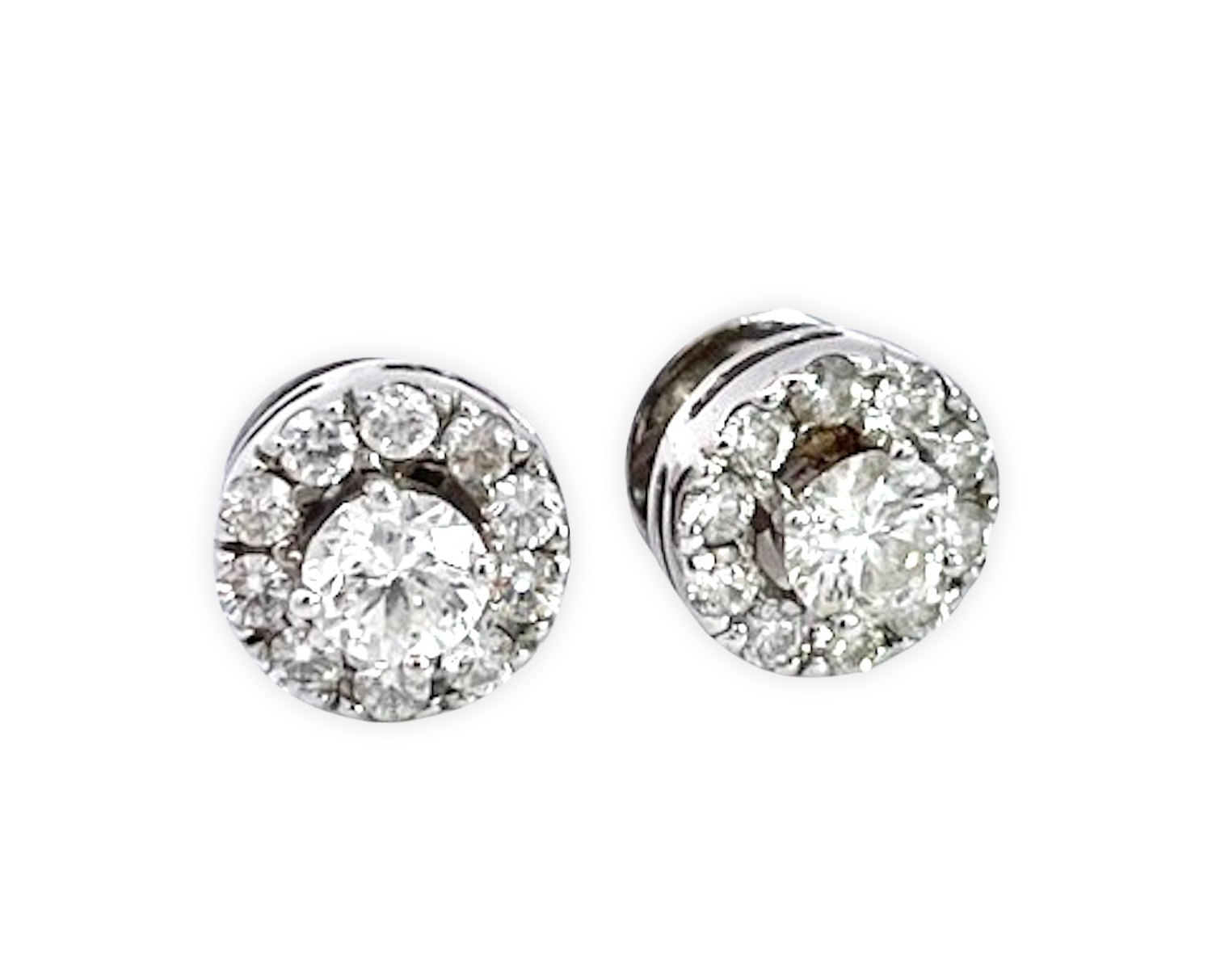 Classic Diamond Studs 18K