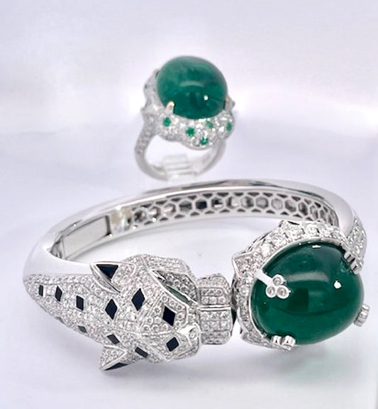 Emerald Diamond Onyx Panthere Bracelet with Large Cabochon Emerald 29.78 cts