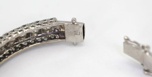 Diamond Bangle Bracelet With White Gold – clasp detail #3