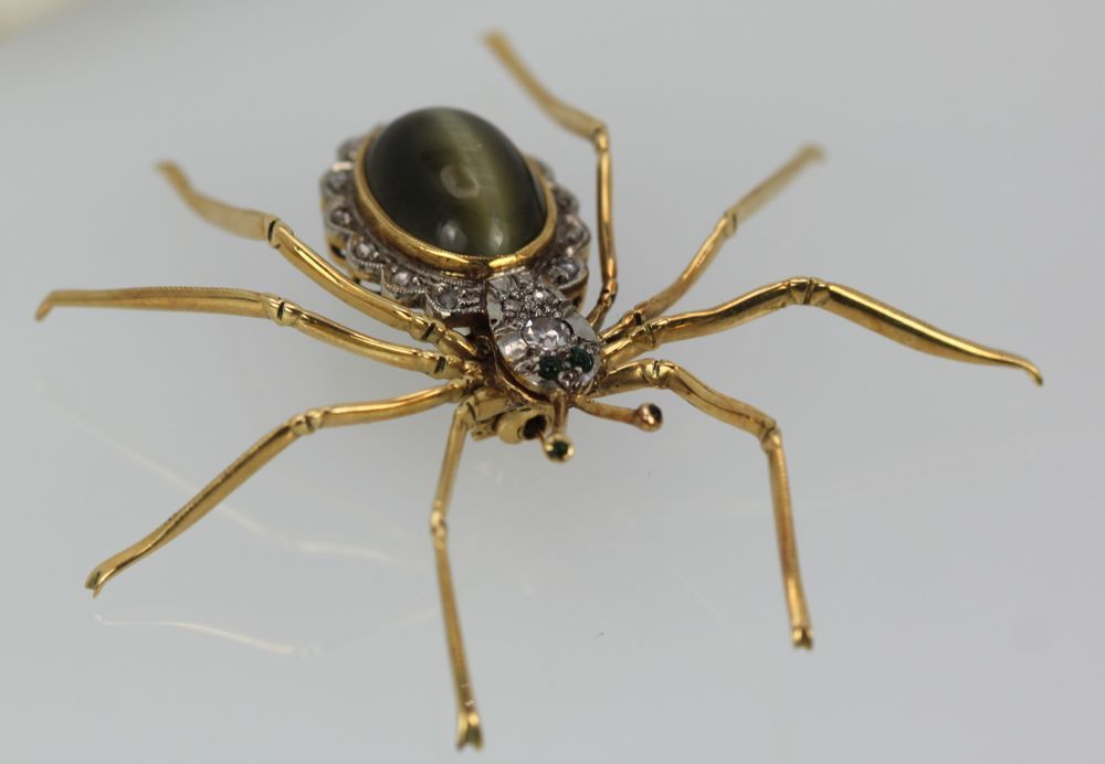 Retro Cat’s Eye Chrysoberyl Spider Brooch – angle 2