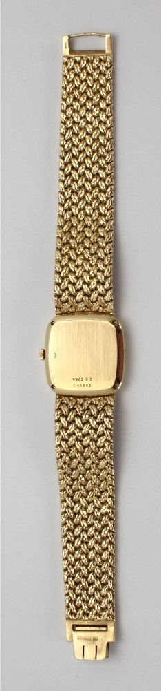 Vintage Estate Piaget Coral Faced 18K Ladies Wrist Watch – entire back