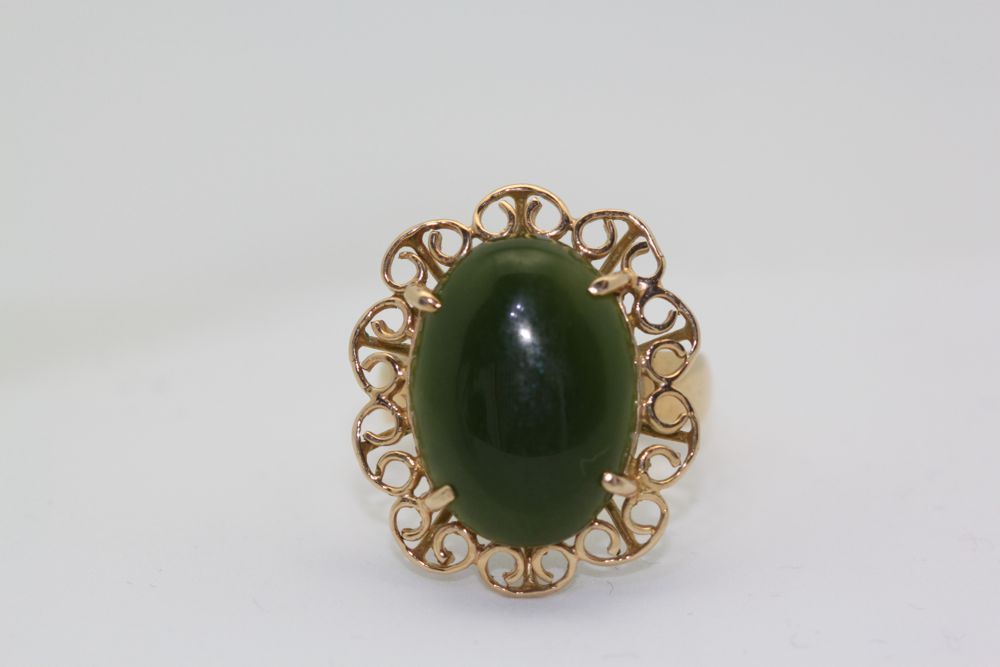 Vintage Jade Ring Circa 1960’S – close up