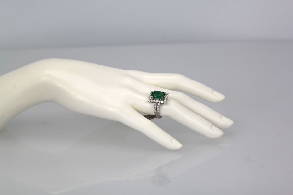 Emerald Diamond Ring – model wide