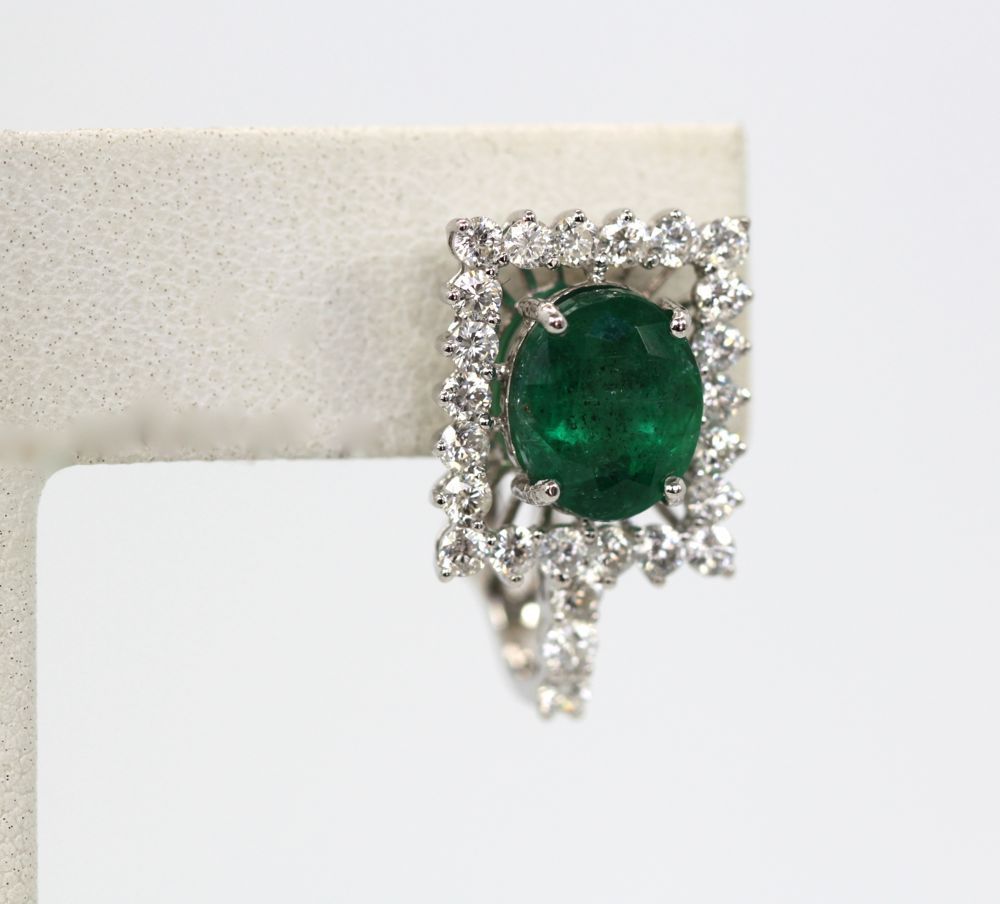 Emerald Diamond Earrings – single close up
