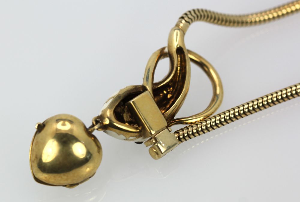 Vintage White Enamel Snake 18K Necklace – back detail