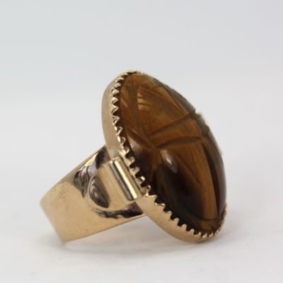 Vintage 18K Golden Tigers Eye Scarab Ring - left side