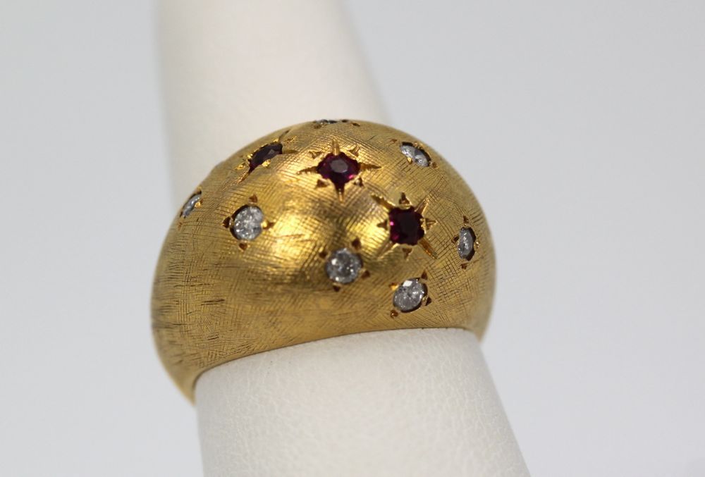 Retro Etched Domed Ruby & Diamond Cocktail Ring – detail