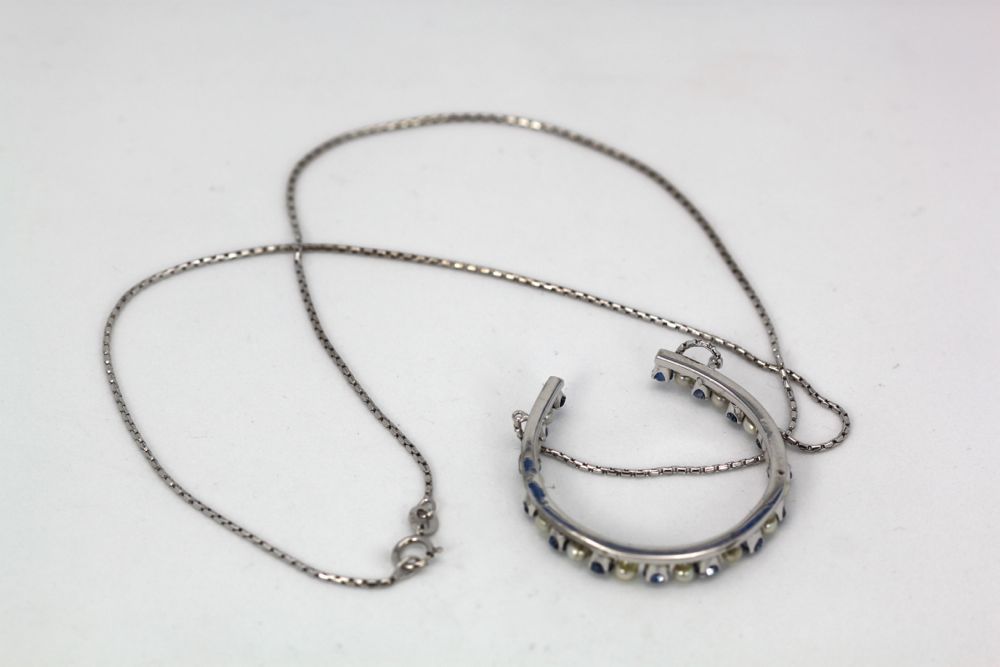 Pearl & Sapphire Good Luck Horseshoe Necklace – inside view
