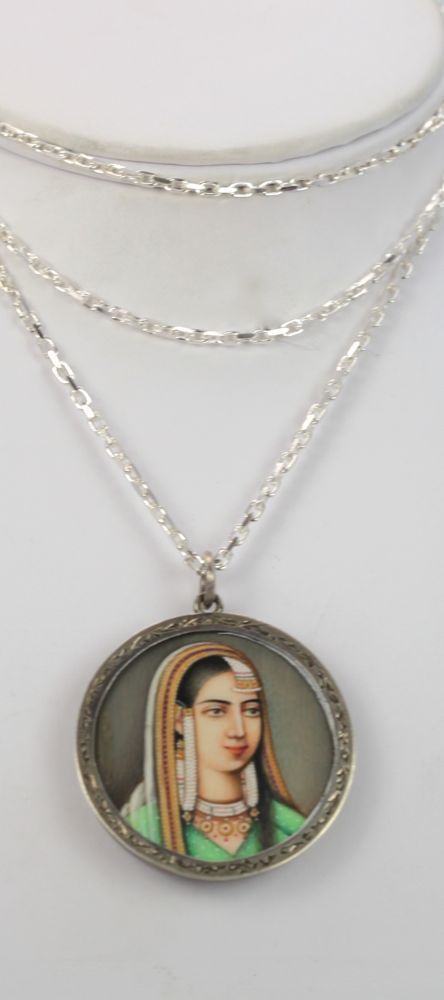 Persian/Indian Hand Painted Portrait Pendant – on chain model