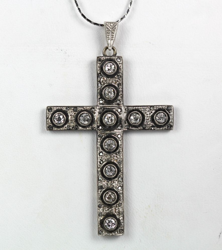 Antique Edwardian Gold & Silver Diamond Cross Pendant – close up