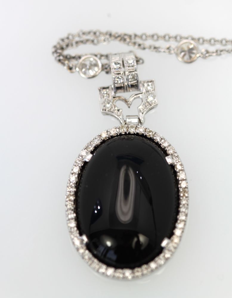 Art Deco Onyx Pendant Diamond Surround – close up