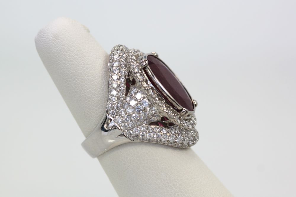 Ruby & Diamond Ring 18k White Gold – left side detail