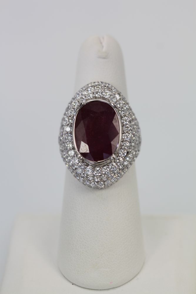 Ruby & Diamond Ring 18k White Gold – detail