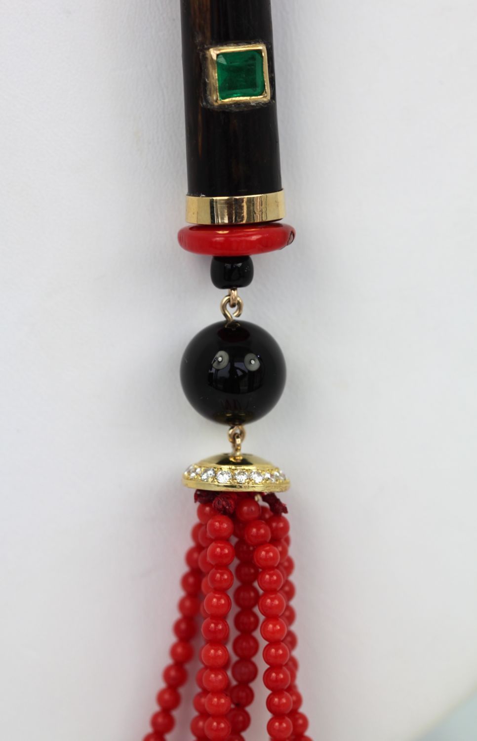 Vintage Coral, Onyx, And 18K Gold Tassel Strand Pendant different section close