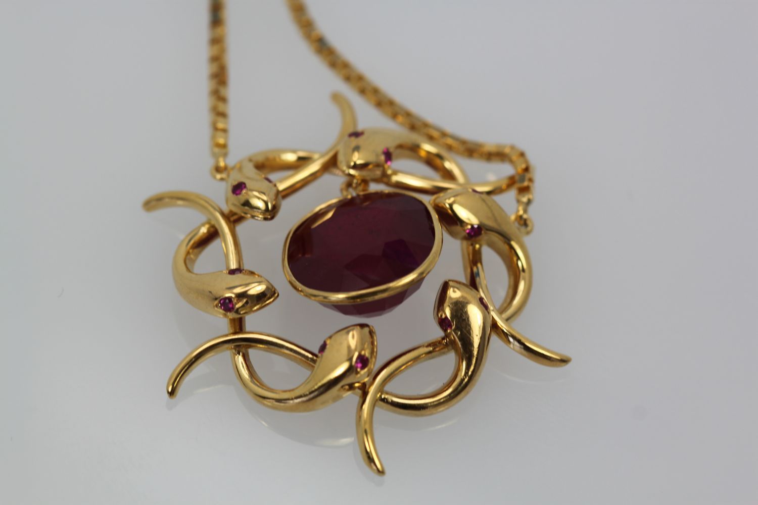 Retro Snake Wreath Pendant African Ruby – angle