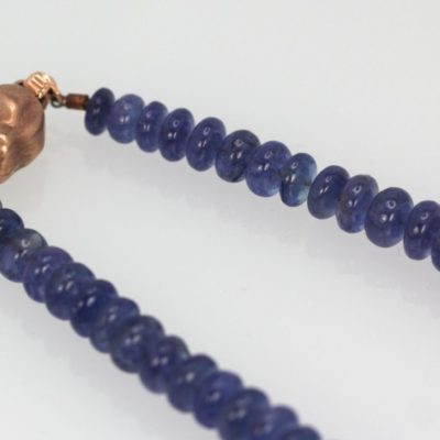 Blue Tanzanite Cabochon Beaded Necklace with 18k Rose Gold Clasp detail
