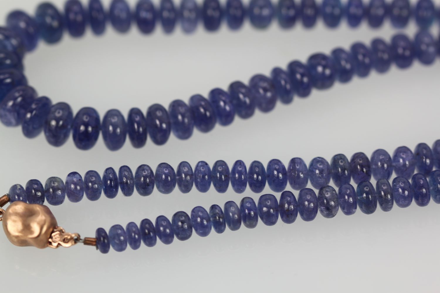 Blue Tanzanite Cabochon Beaded Necklace clasp close up