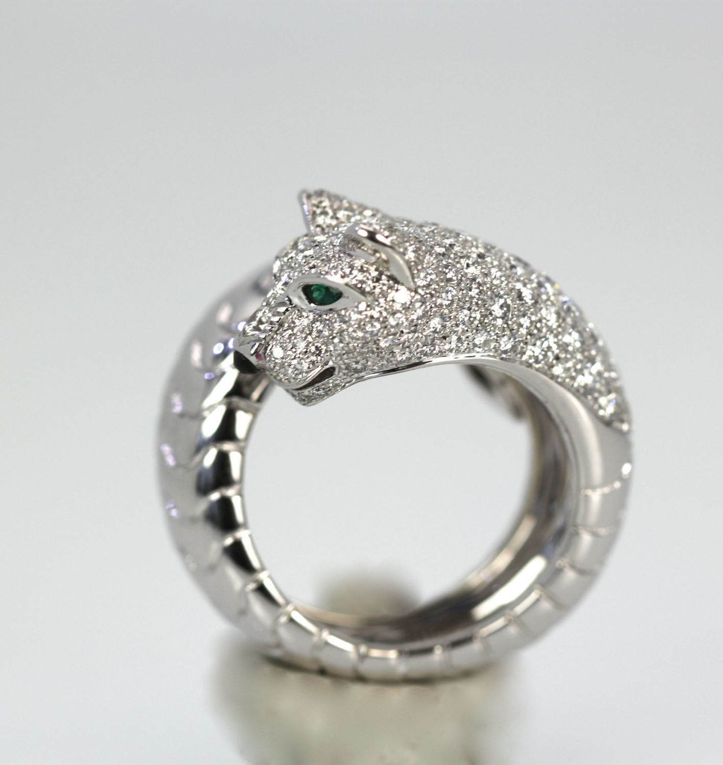 Cartier Panther Diamond Ring – detail