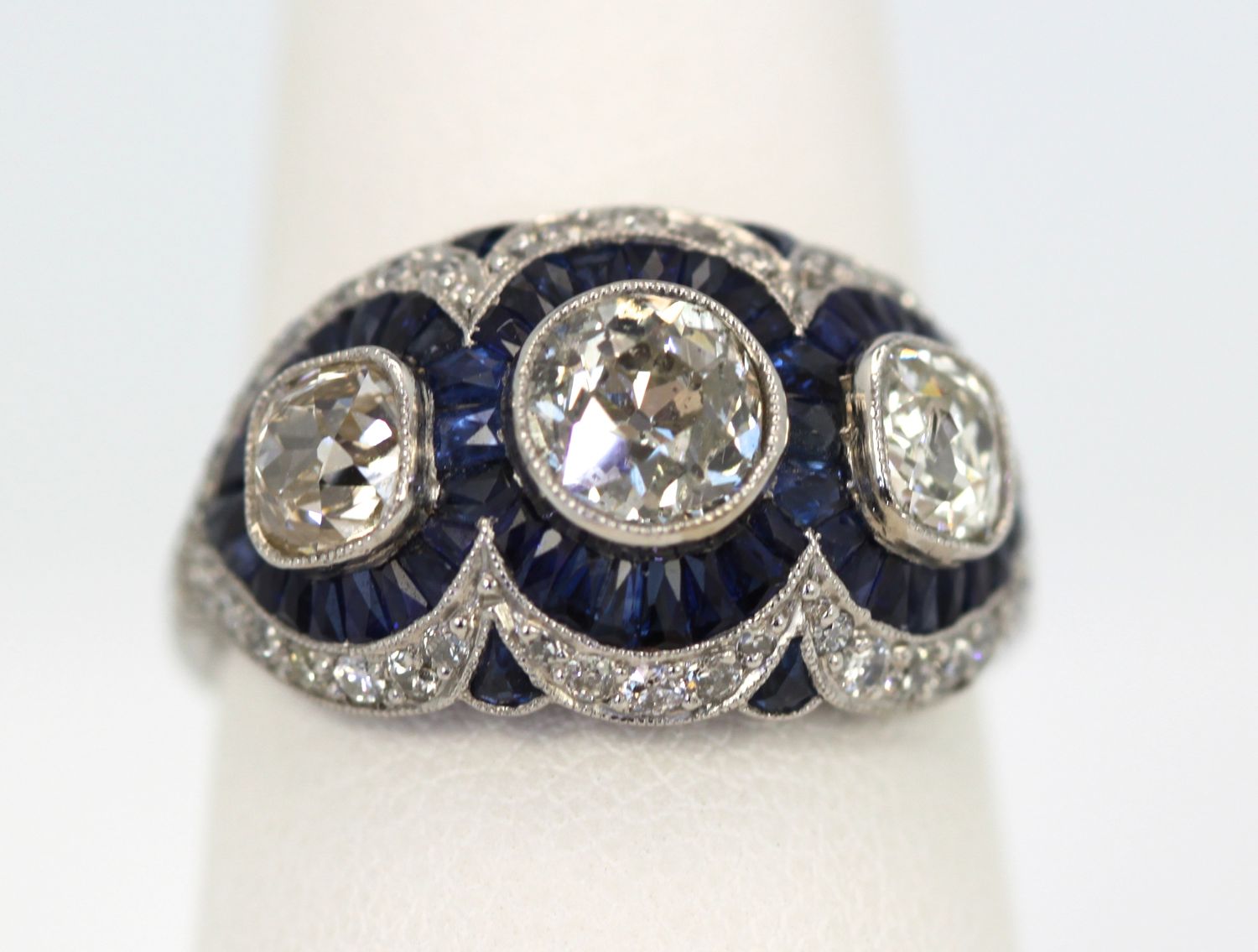 1920’s Platinum Sapphire Diamond Ring – detail