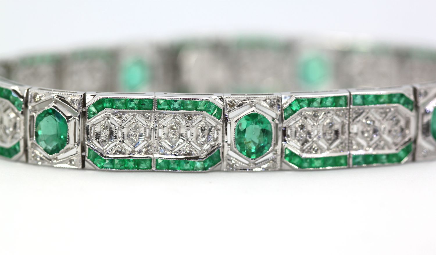 Diamond Emerald Deco Style Bracelet 14 Karat close up