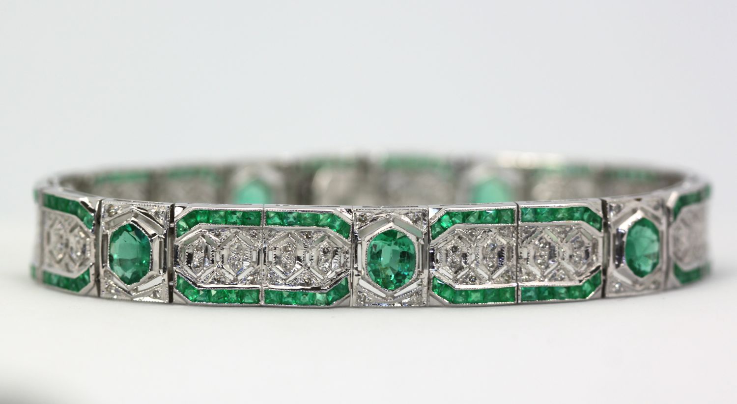 Diamond Emerald Deco Style Bracelet 14 Karat detail