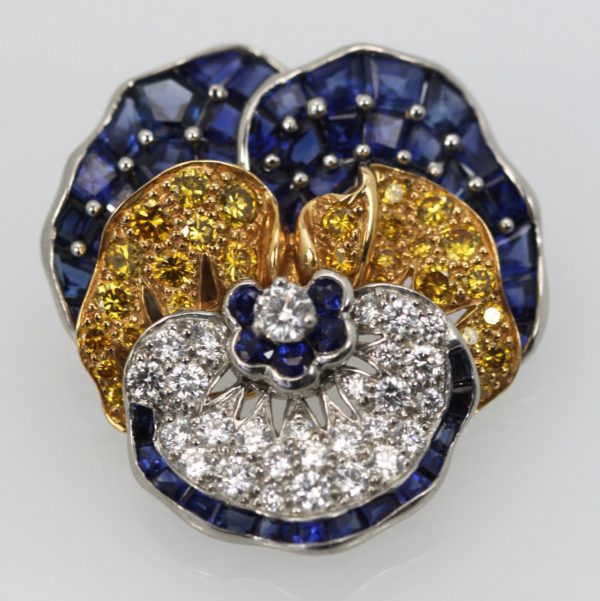 Oscar Heyman Sapphire Diamond Pansy Brooch 18 Karat close up