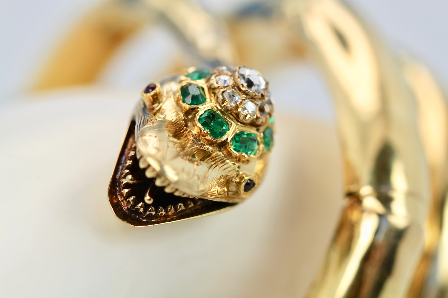 Vintage 18K Emerald Diamond Head Triple Wrap Snake Serpent Bracelet close up head