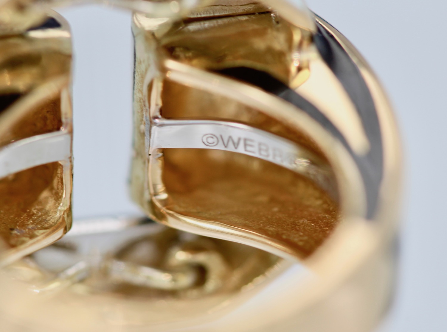 David Webb Zebra Stripe Buckle Diamond Gold Ring – inside
