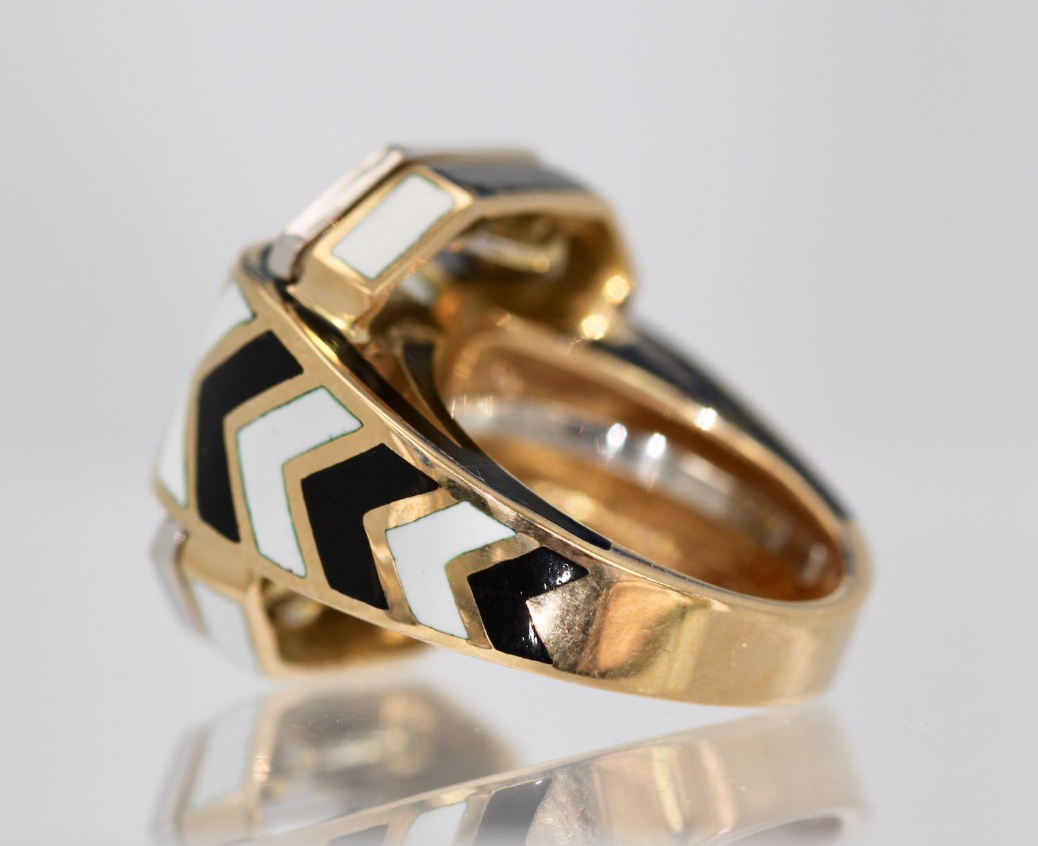 David Webb Zebra Stripe Buckle Diamond Gold Ring – left side angle