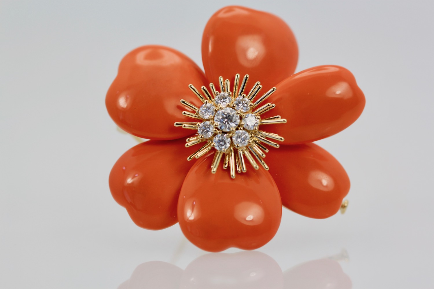 Rose de Noel Coral Diamond Brooch – detail