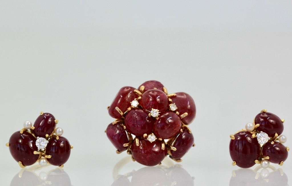 Huge Ruby Cabochon 14K Yellow Gold Ring and earrings