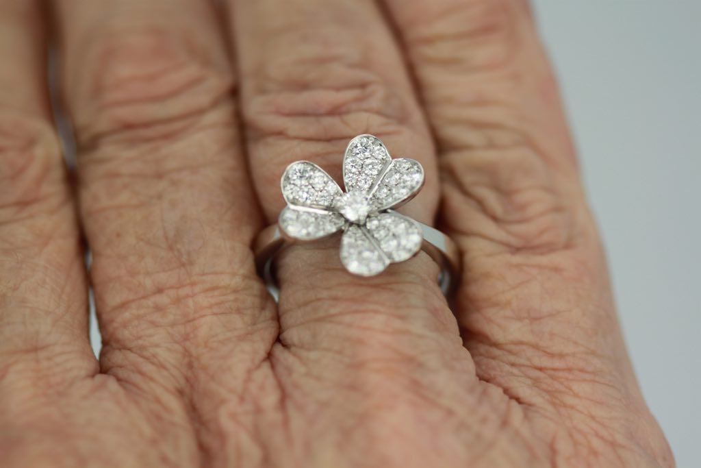 van cleef and arpels flower ring