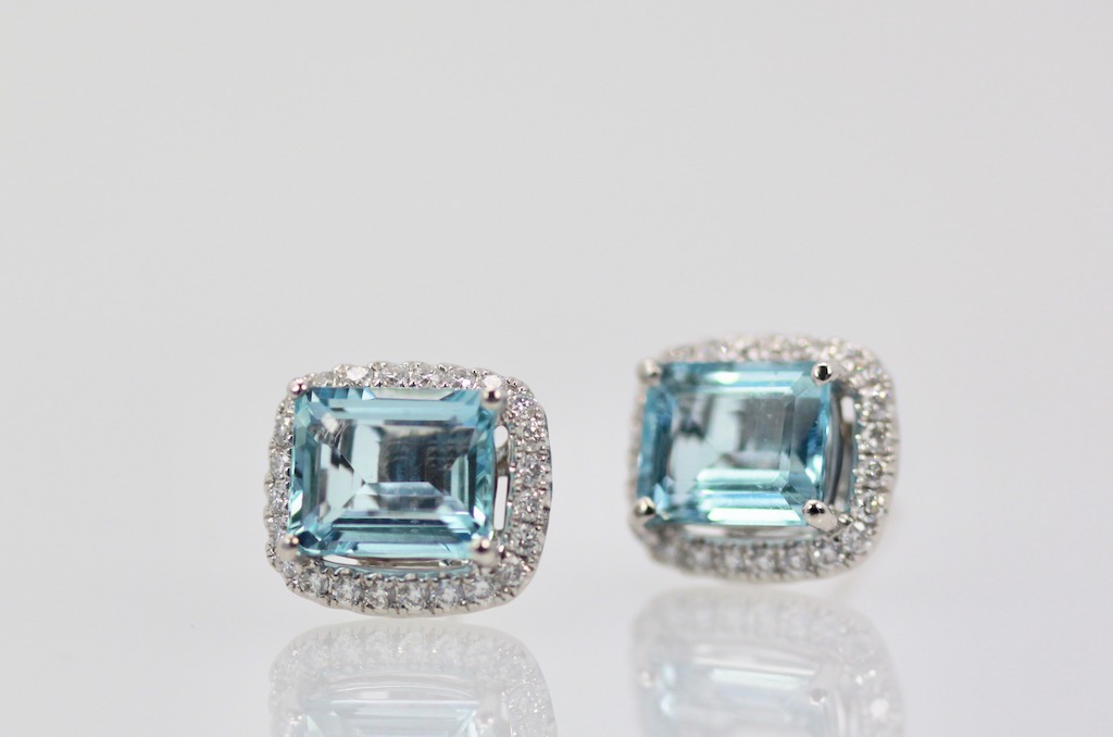 Aquamarine Earrings with a Diamond Surround – detail