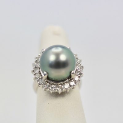 Tahitian South Seas Black Pearl Ring with Diamond surround close up