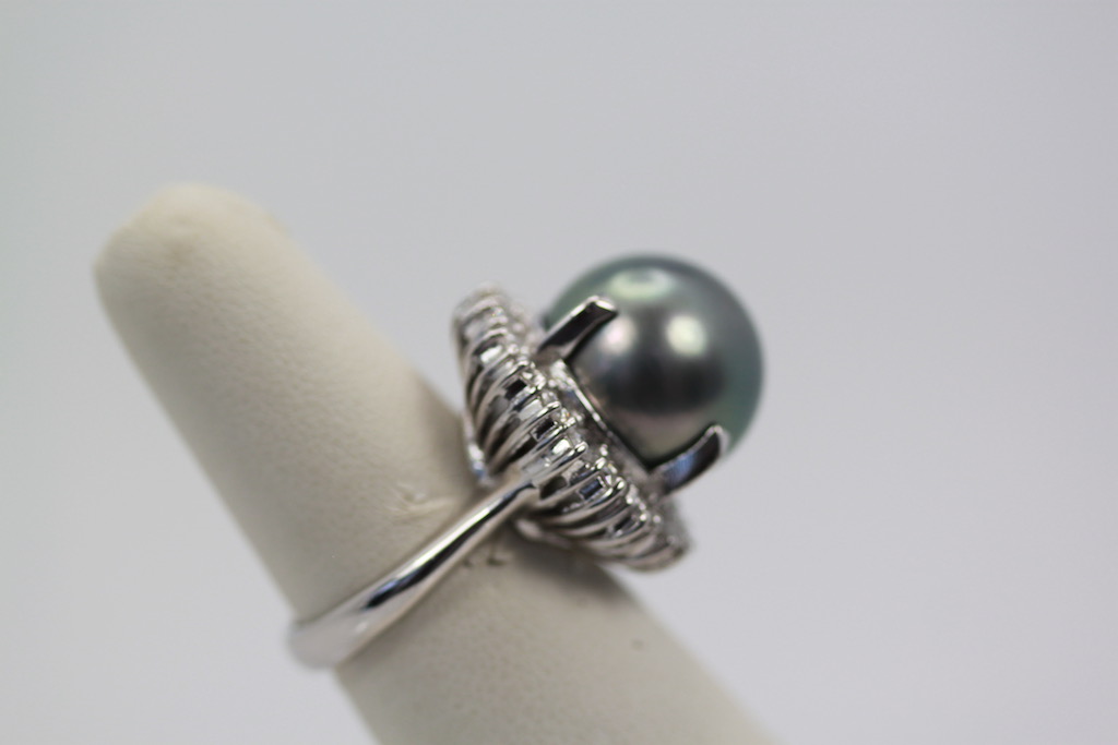 Tahitian South Seas Black Pearl Ring with Diamond surround left side