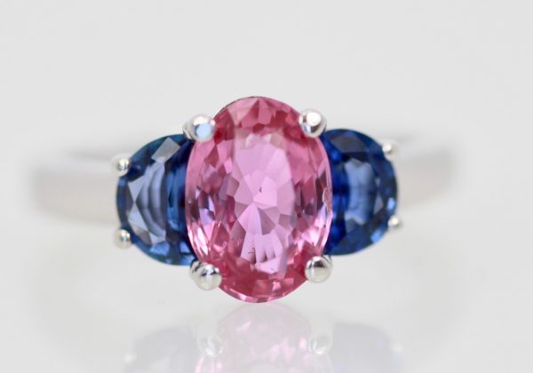 Three-Stone Ring in Pink and Blue Sapphires - close
