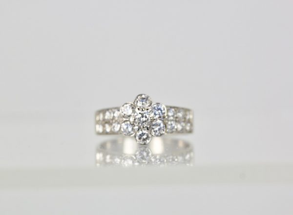Van Cleef & Arpels Fleurette Diamond Ring - front