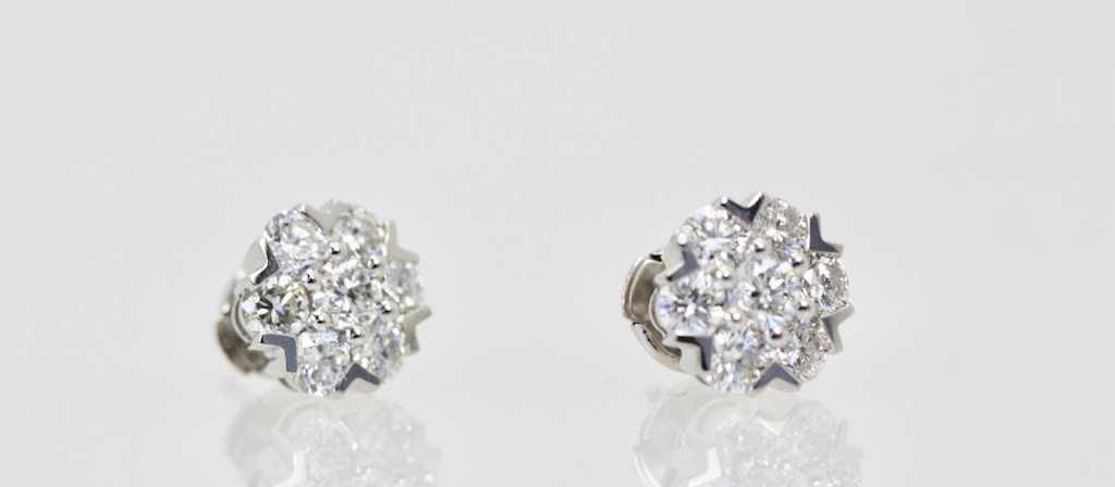 Van Cleef & Arpels Fleurette Large Diamond Stud Earrings – set